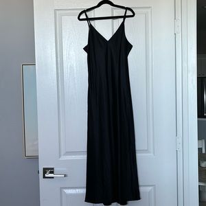 Quince 100% Washable Silk Slip Dress in black
